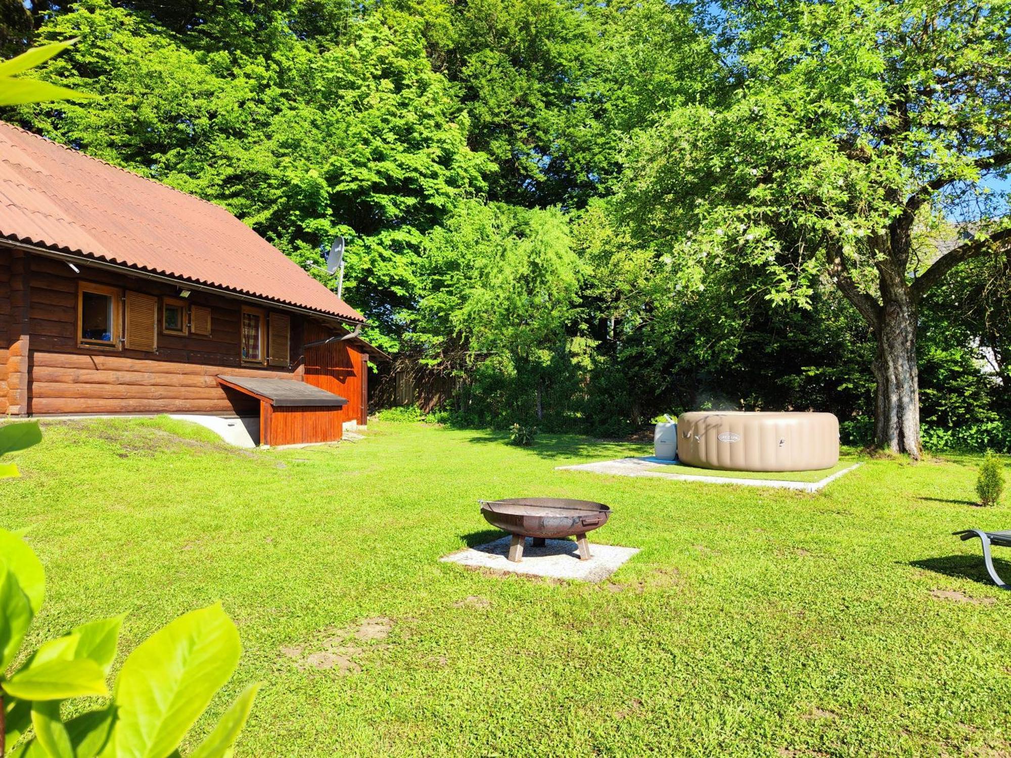 Silent Orchard Hébergement de vacances Naklo